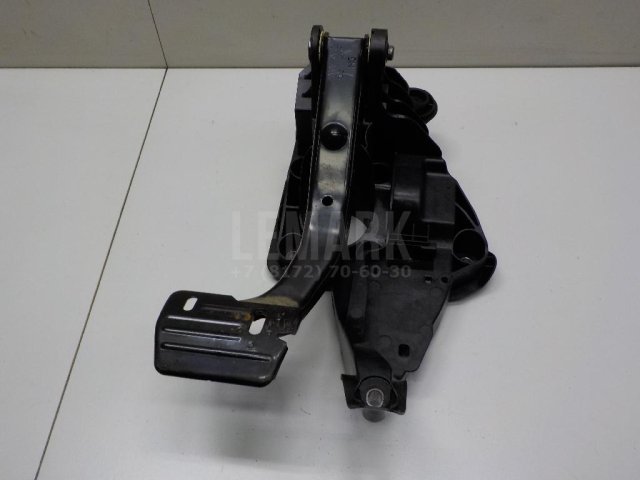 Педаль тормоза