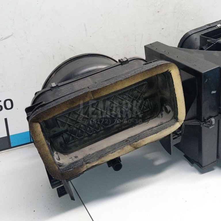 Корпус отопителя для  Audi A4 [B9] 2015