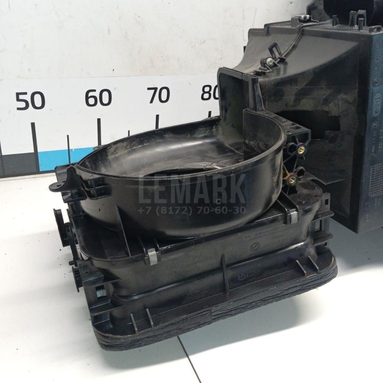 Корпус отопителя для  Audi A4 [B9] 2015