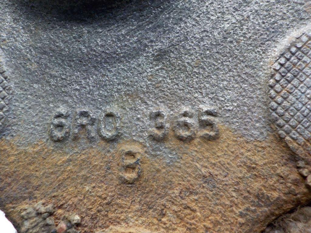 Опора шаровая левая передней подвески