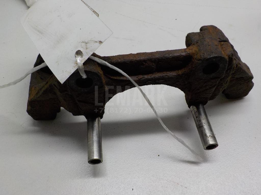 Скоба суппорта переднего