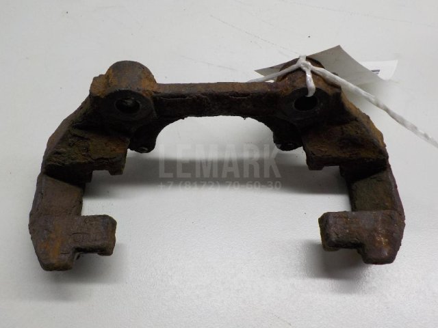 Скоба суппорта переднего