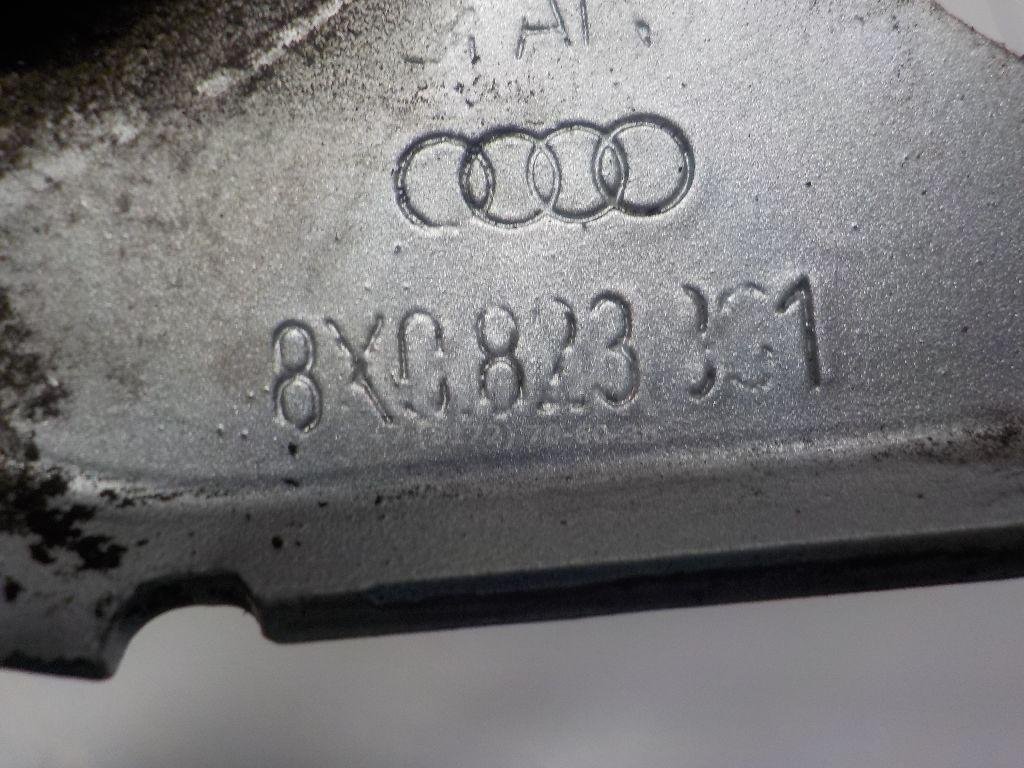 Петля капота левая