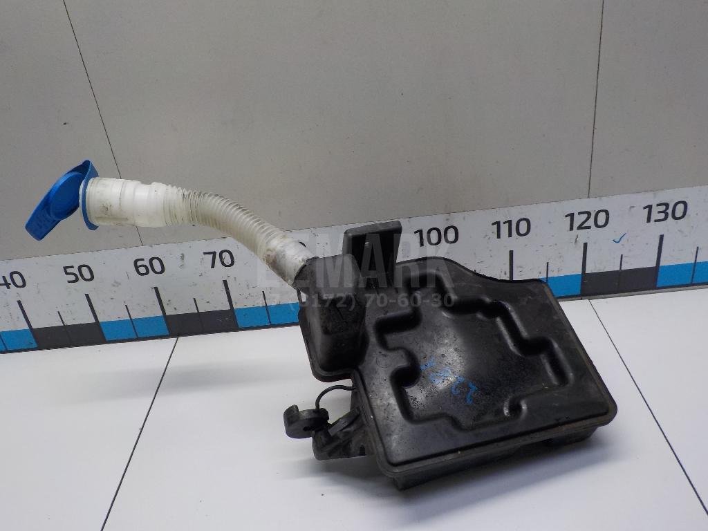 Бачок омывателя лобового стекла