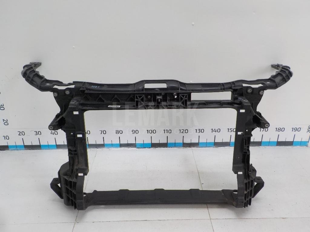 Панель передняя