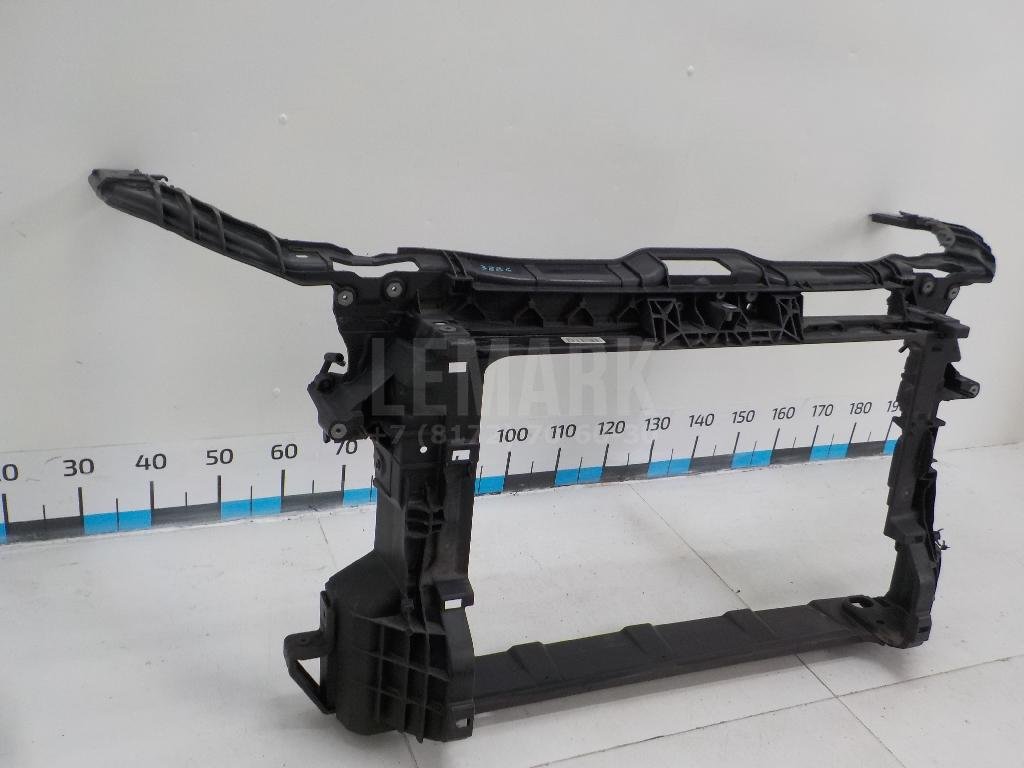 Панель передняя