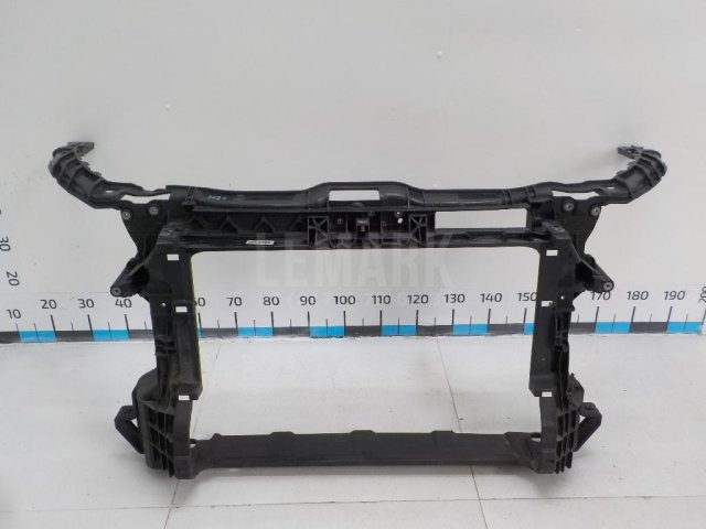 Панель передняя