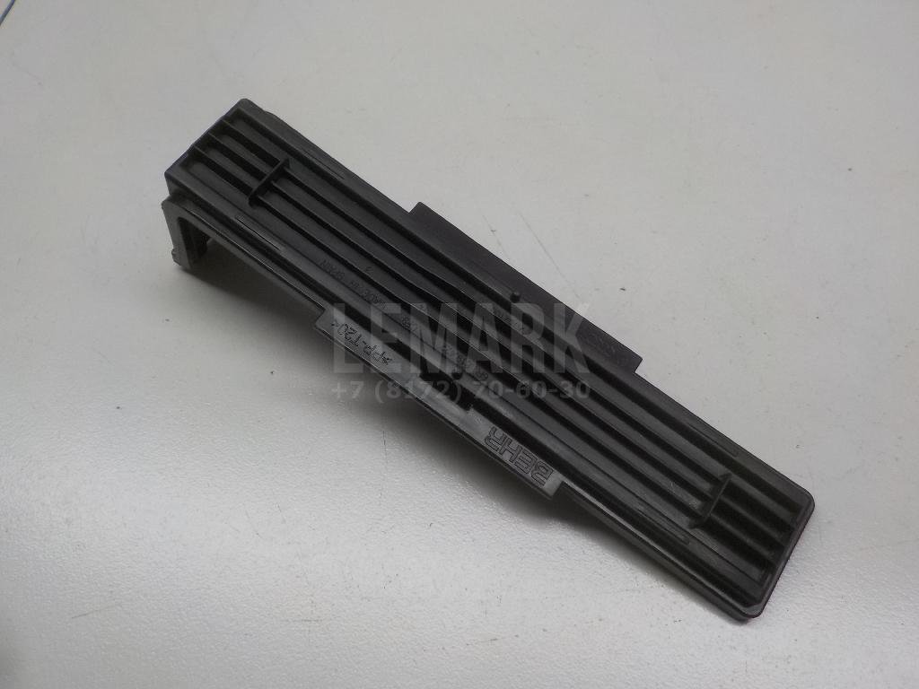 Крышка салонного фильтра