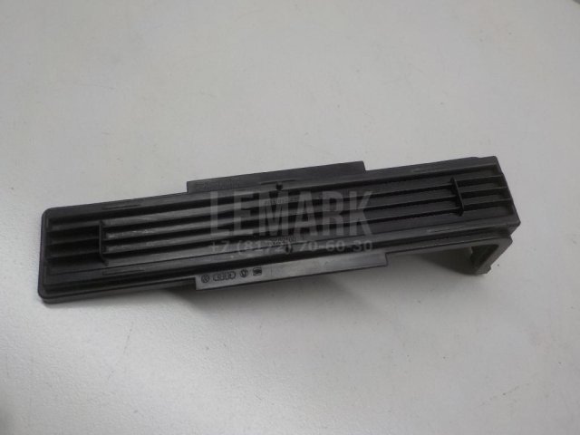 Крышка салонного фильтра