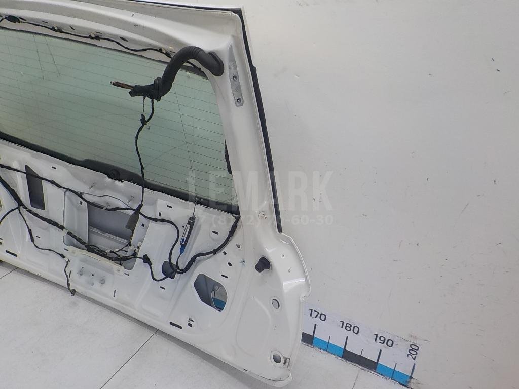 Дверь багажника со стеклом