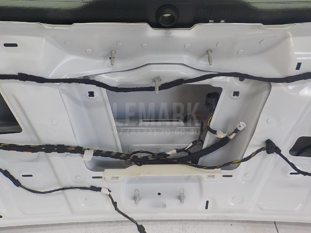 Дверь багажника со стеклом