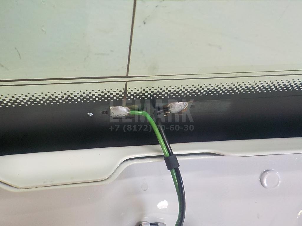 Дверь багажника со стеклом