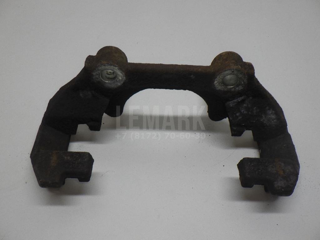 Скоба суппорта переднего