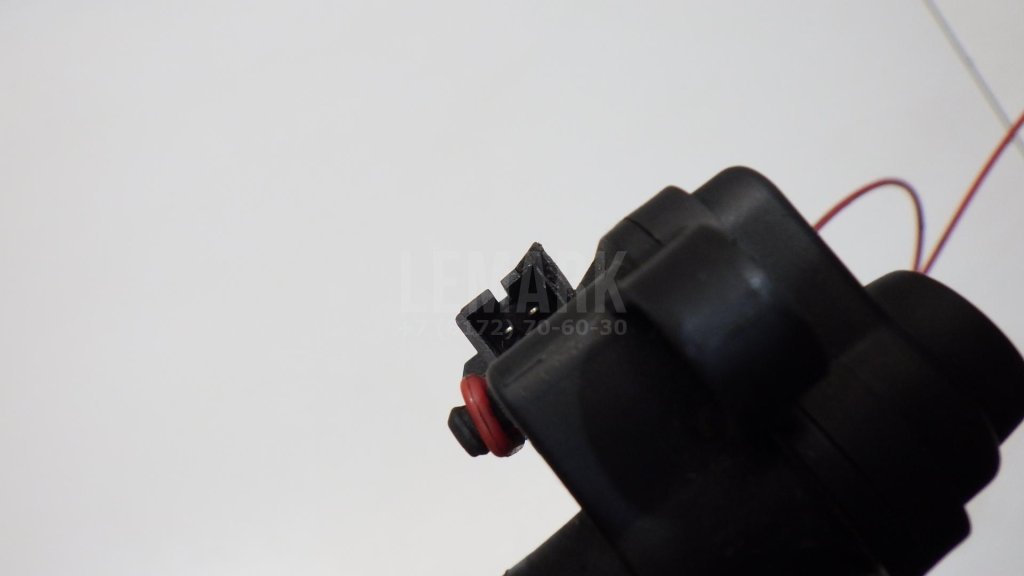 Активатор замка крышки бензобака