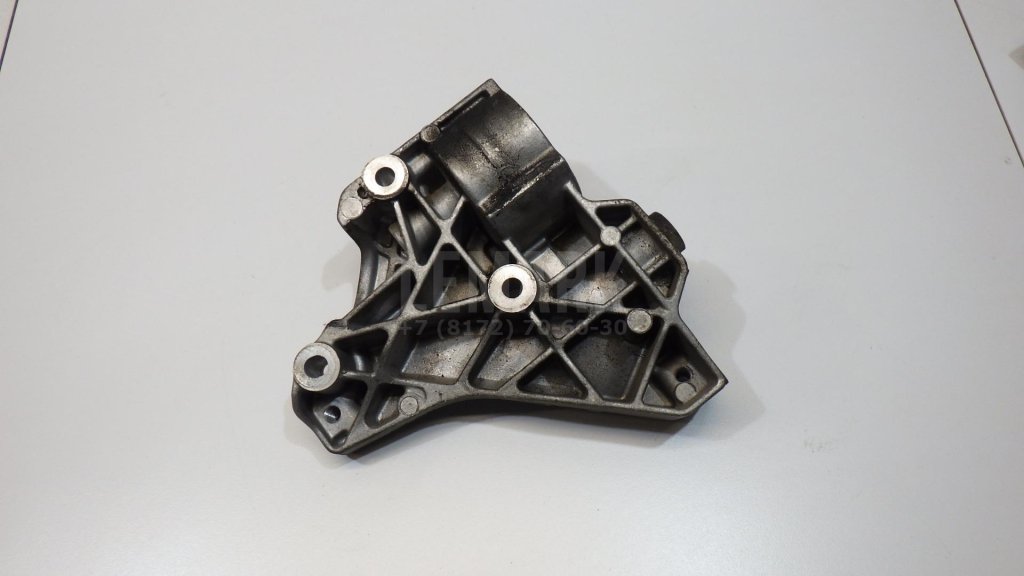 Кронштейн генератора