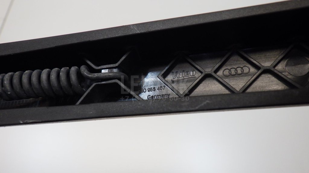 Поводок стеклоочистителя заднего