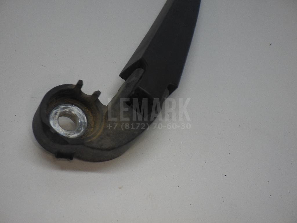 Поводок стеклоочистителя заднего