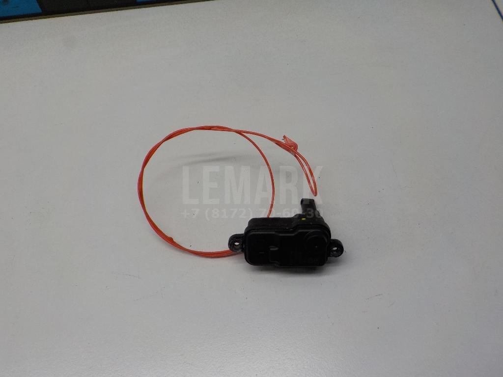 Активатор замка крышки бензобака