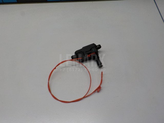 Активатор замка крышки бензобака