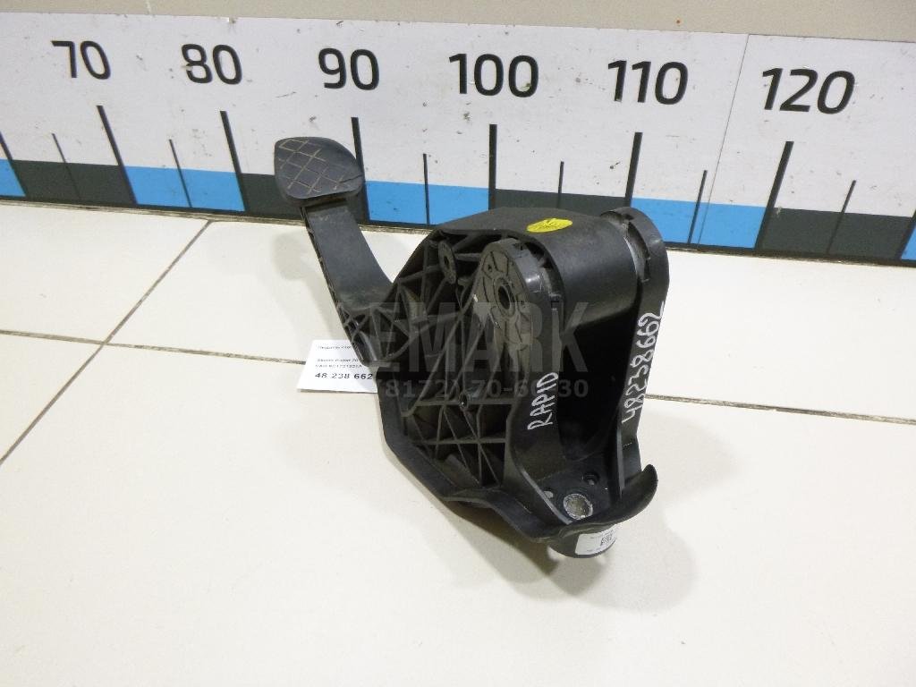 Педаль сцепления