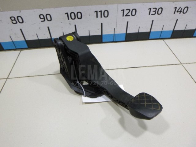 Педаль сцепления