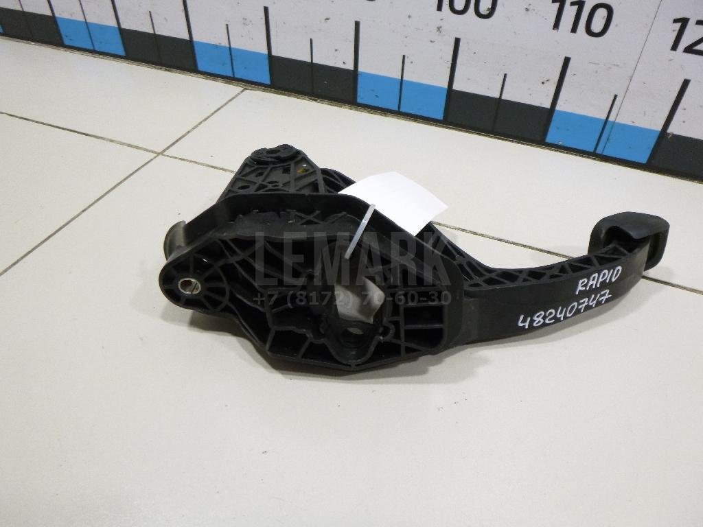 Педаль сцепления