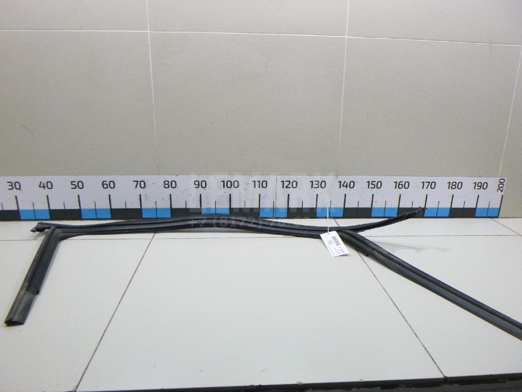 Уплотнитель стекла двери для  Acura MDX 2001-2006