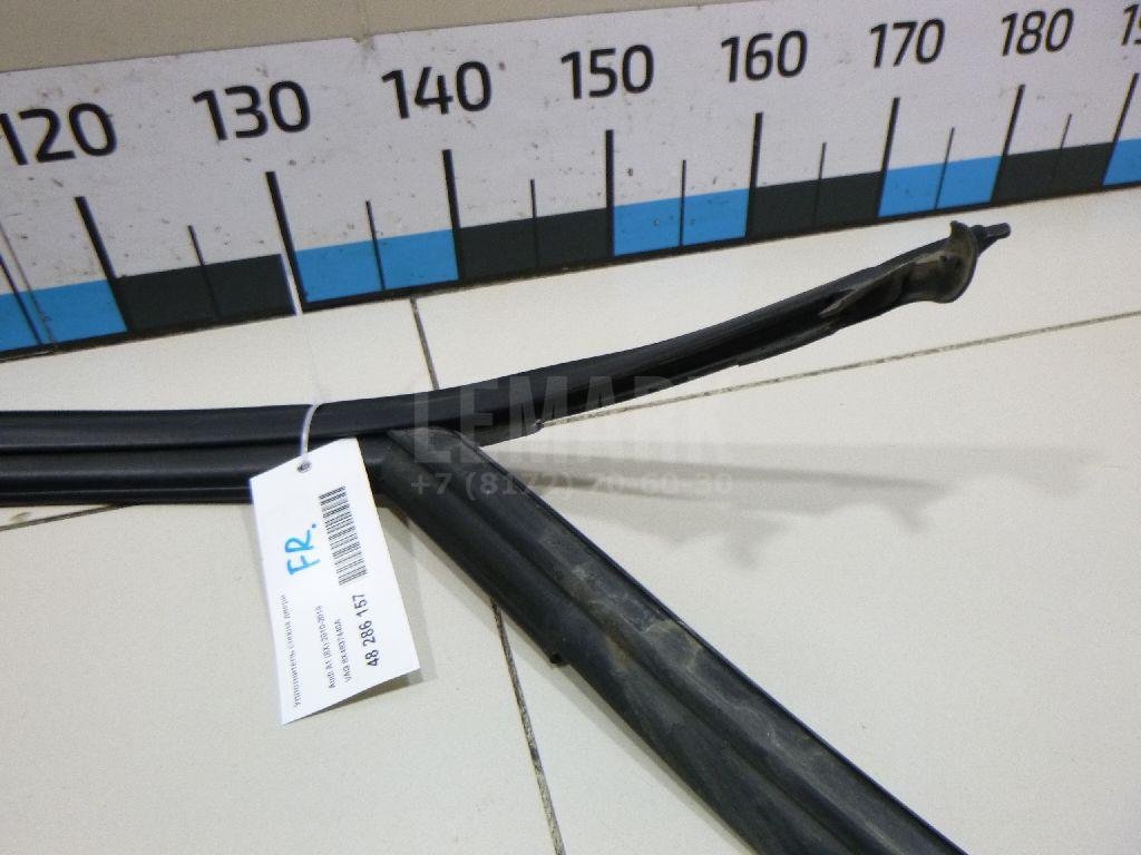 Уплотнитель стекла двери для  Acura MDX 2001-2006