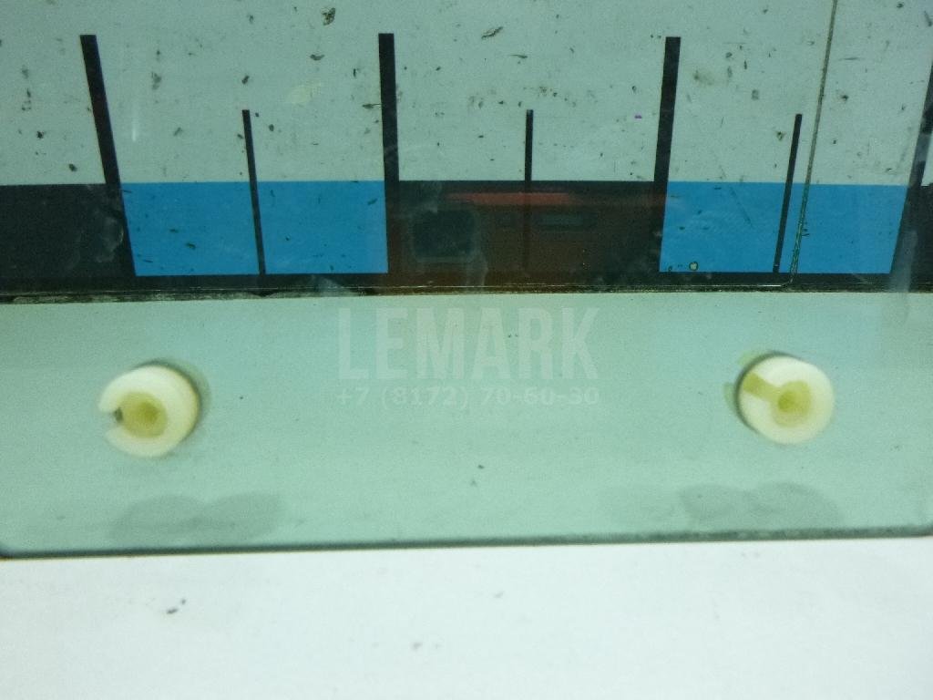 Стекло двери задней правой