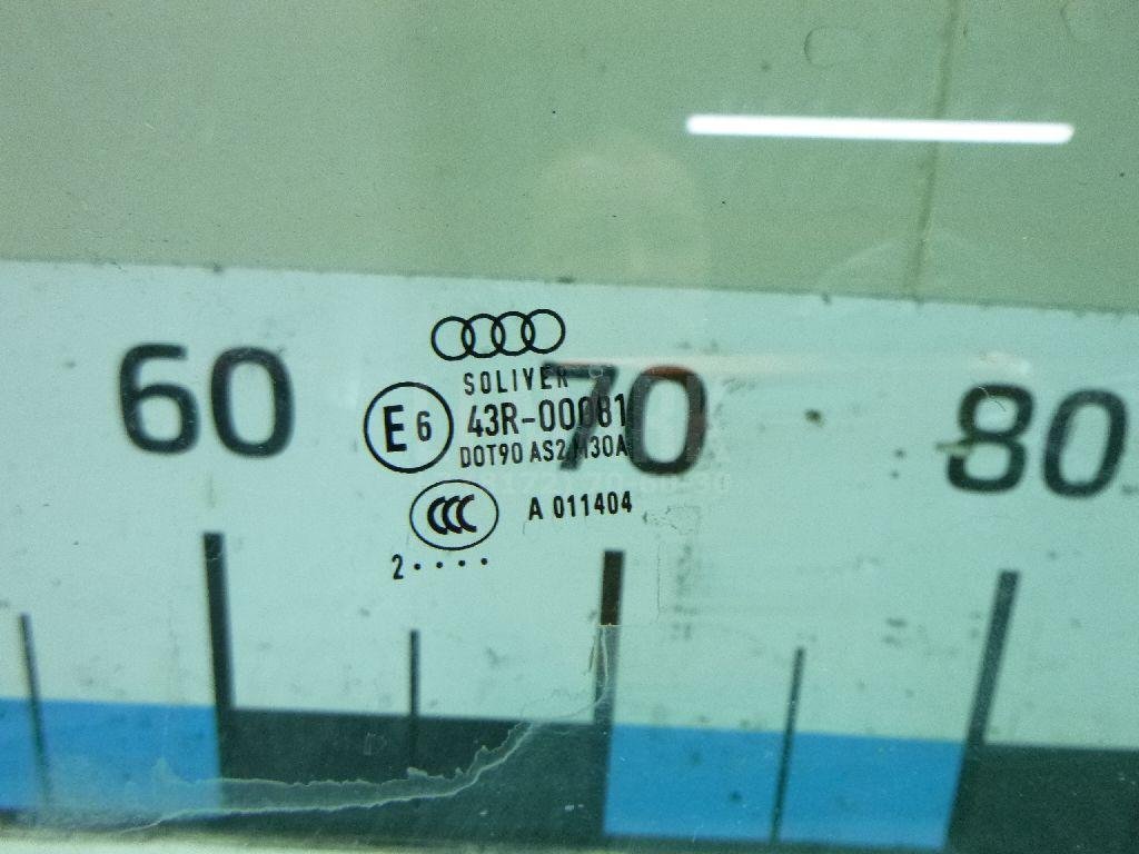 Стекло двери задней левой