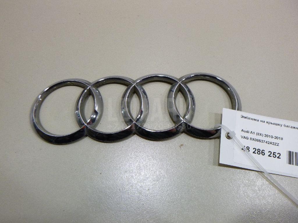 Эмблема на крышку багажника