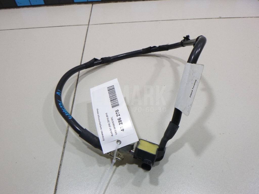 Клемма аккумулятора минус