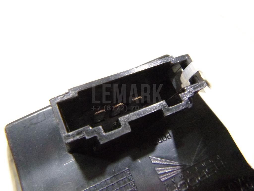 Фонарь задний внутренний правый