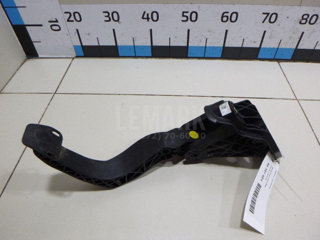 Педаль сцепления