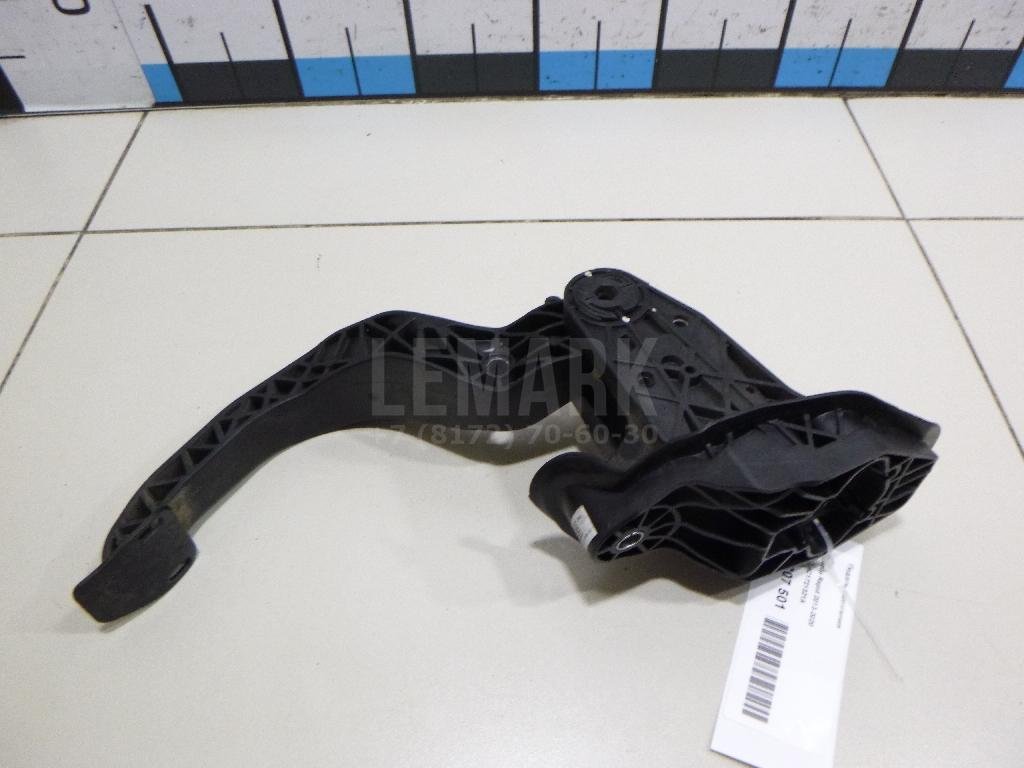 Педаль сцепления