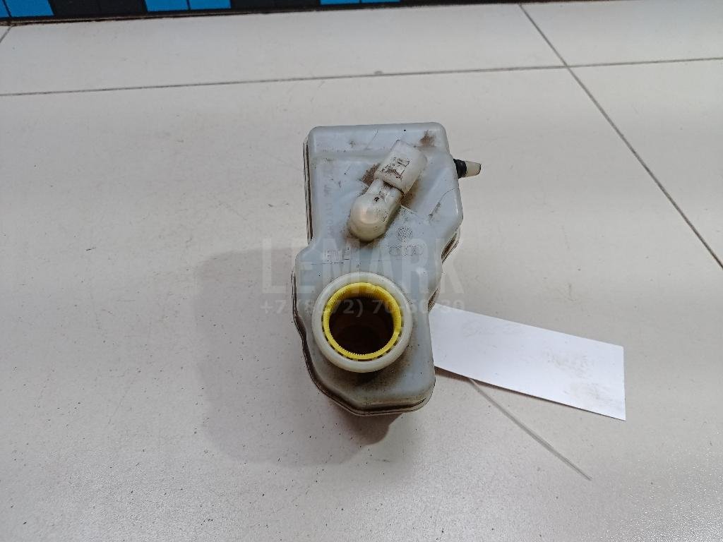 Бачок главного тормозного цилиндра