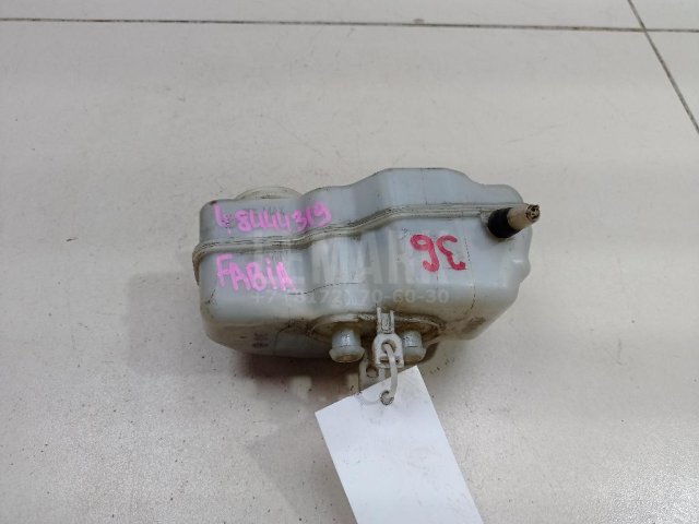 Бачок главного тормозного цилиндра