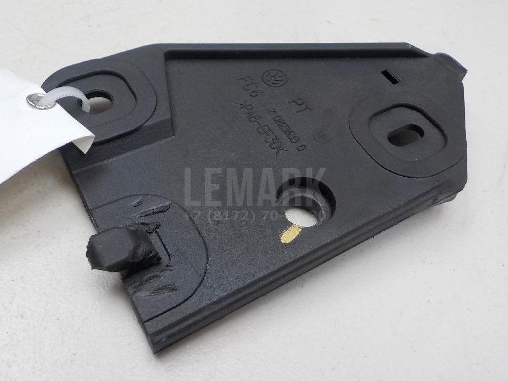 Кронштейн ручки открывания капота