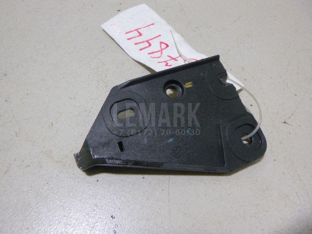 Кронштейн ручки открывания капота