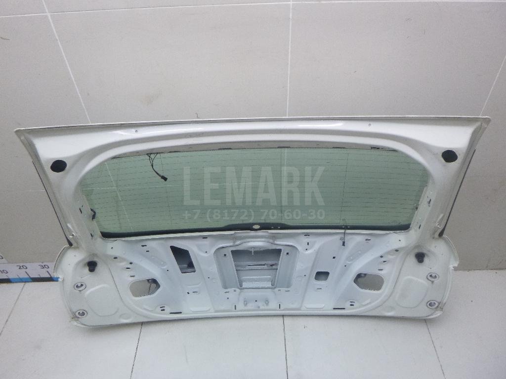 Дверь багажника со стеклом