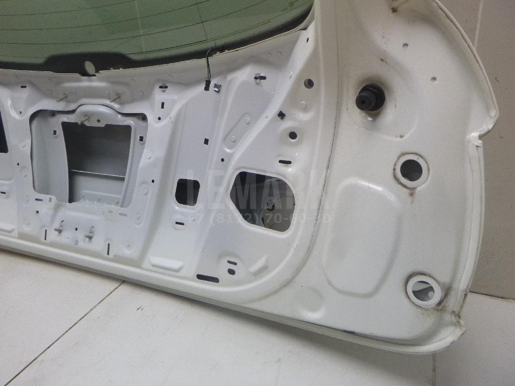 Дверь багажника со стеклом