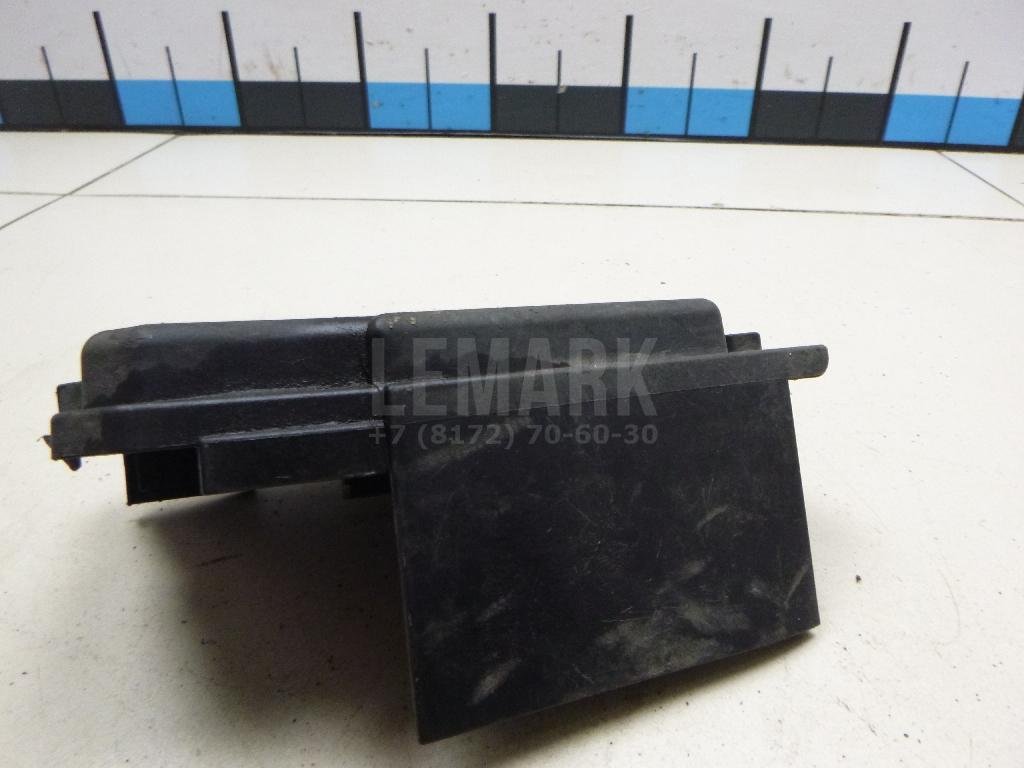 Крышка блока предохранителей