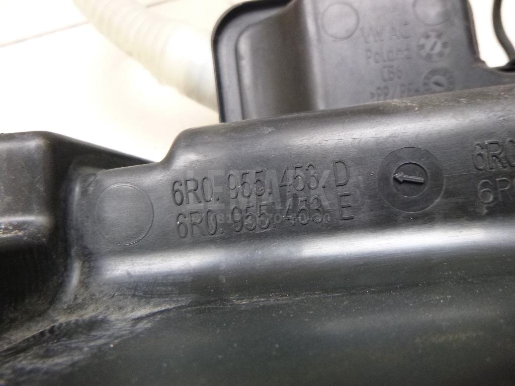 Бачок омывателя лобового стекла