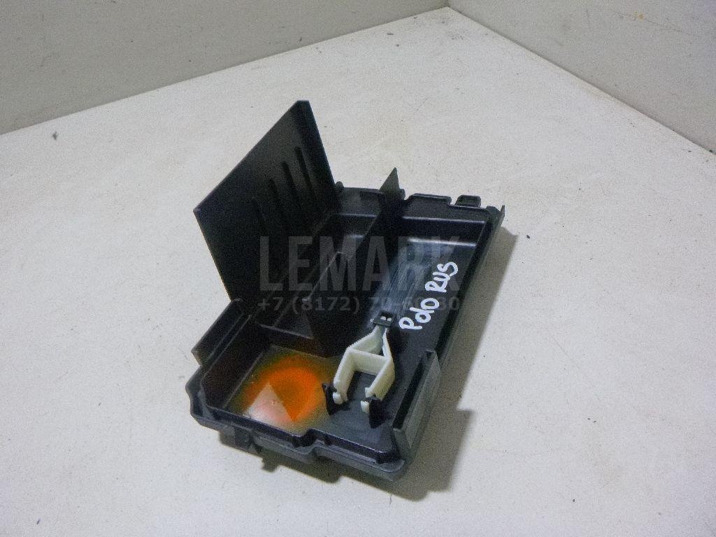 Крышка блока предохранителей