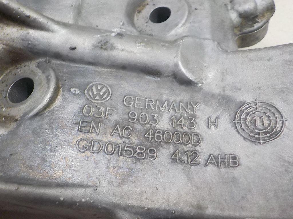 Кронштейн масляного фильтра