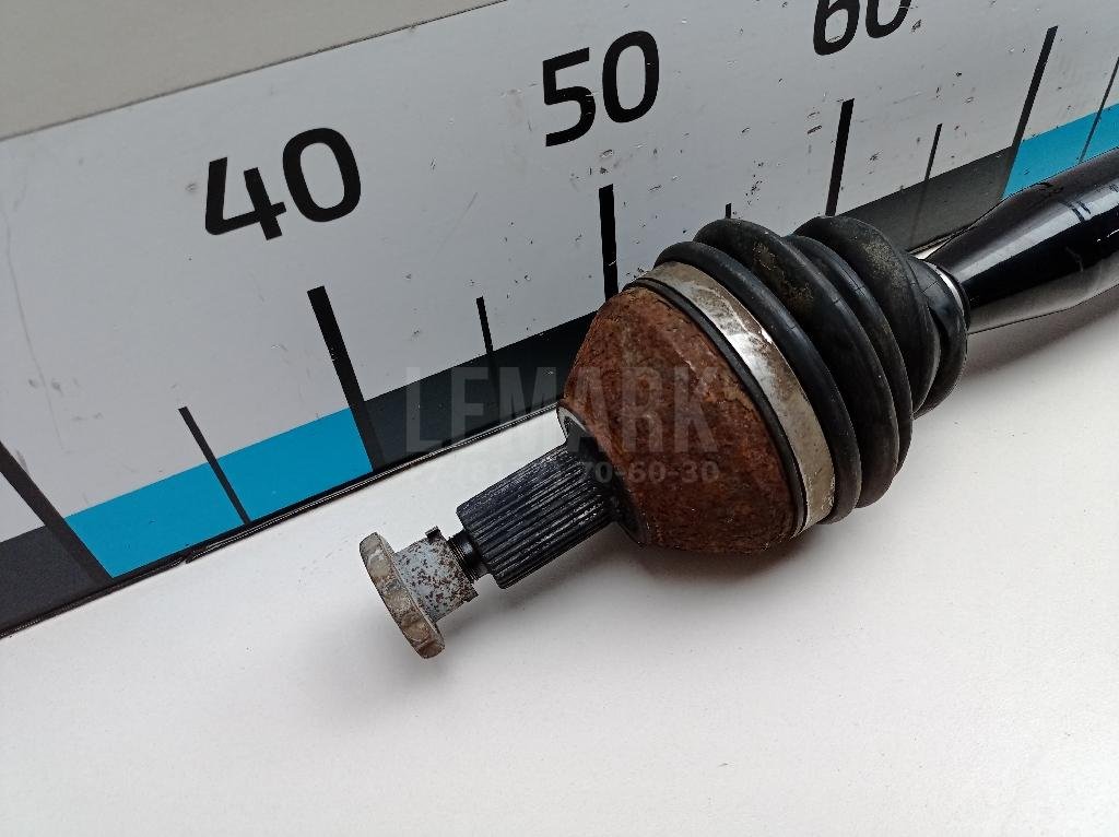 Полуось передняя правая