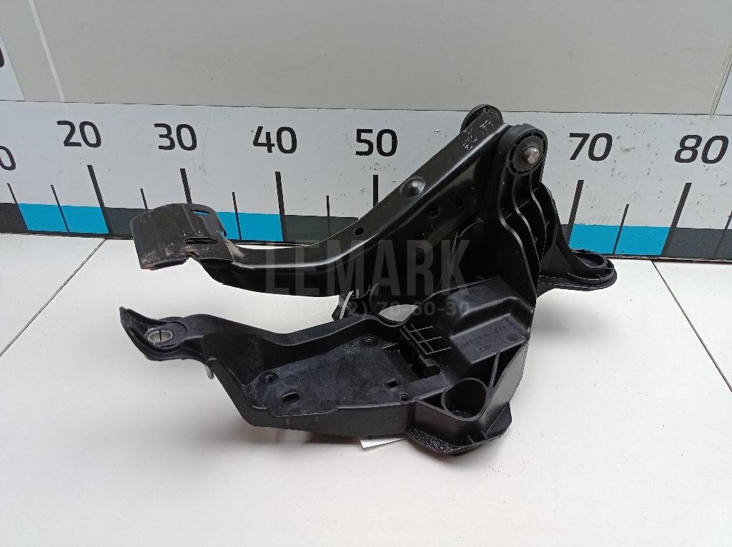 Педаль тормоза