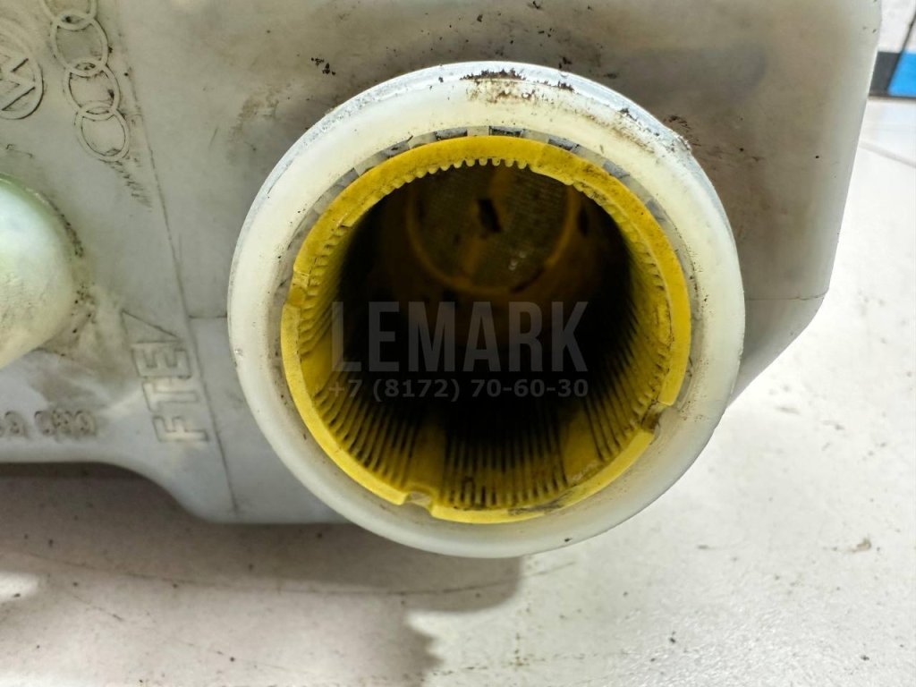 Бачок главного тормозного цилиндра