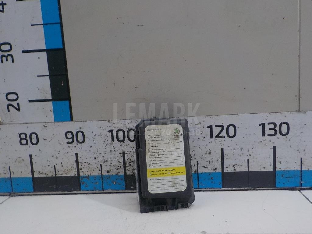 Крышка блока предохранителей