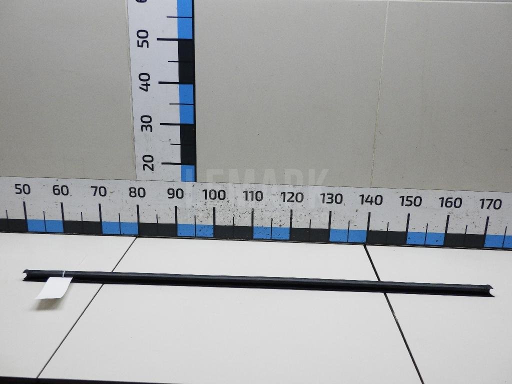 Уплотнитель стекла двери для  Acura MDX 2001-2006